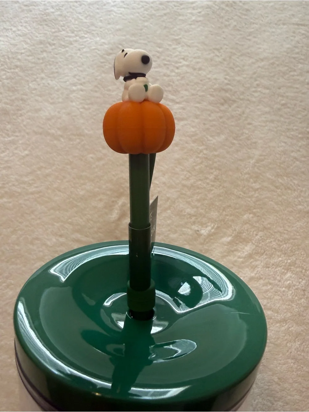 Starbucks x Peanuts 24-oz Cold Cup (Great Pumpkin/Snoopy straw topper)